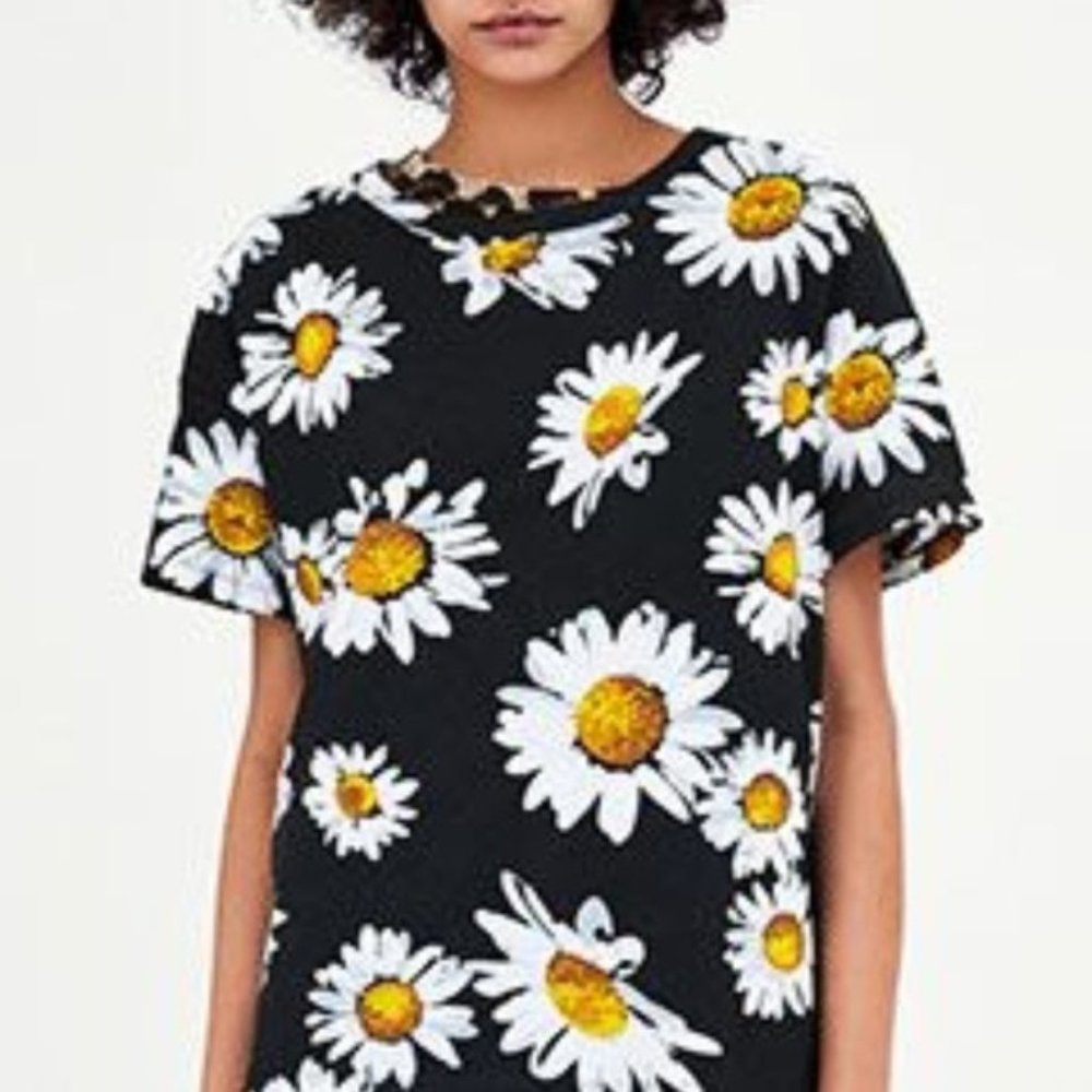 Zara Trafaluc Black Short Sleeve Daisy Top NWT sz M
